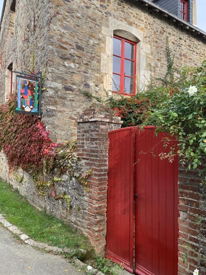 Bed and Breakfast Coté jardin à Sainte-Suzanne  Extérieur photo