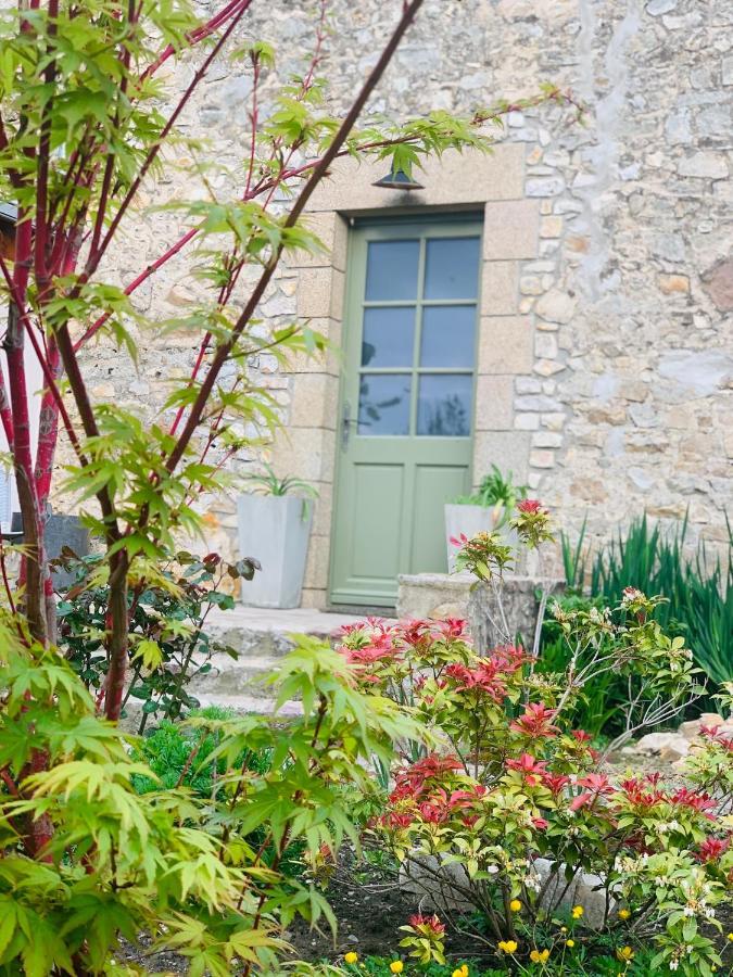 Bed and Breakfast Coté jardin à Sainte-Suzanne  Extérieur photo