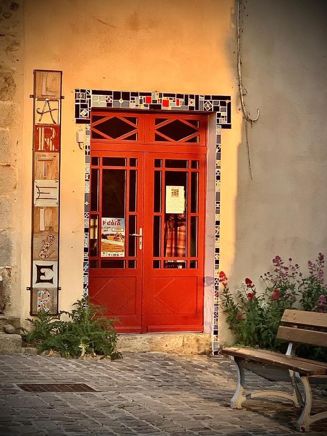 Bed and Breakfast Coté jardin à Sainte-Suzanne  Extérieur photo