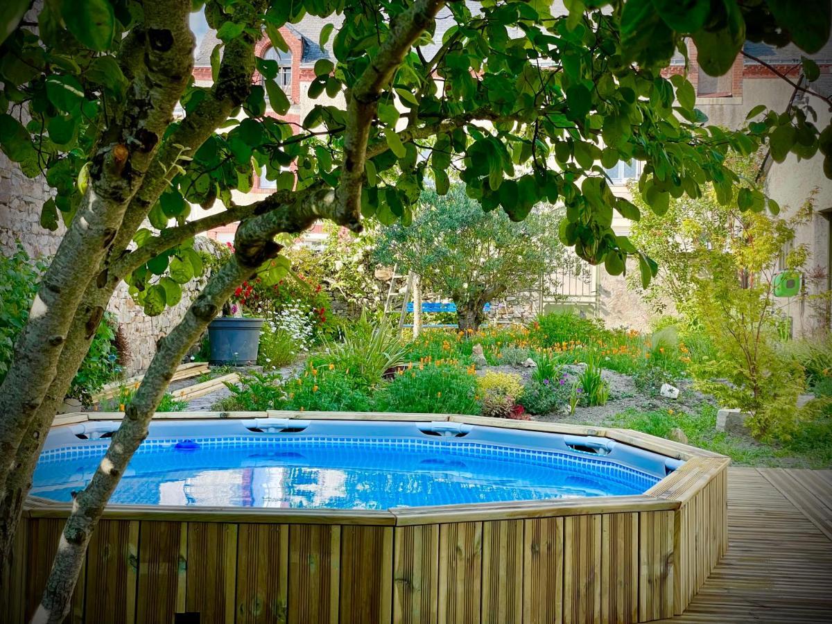 Bed and Breakfast Coté jardin à Sainte-Suzanne  Extérieur photo