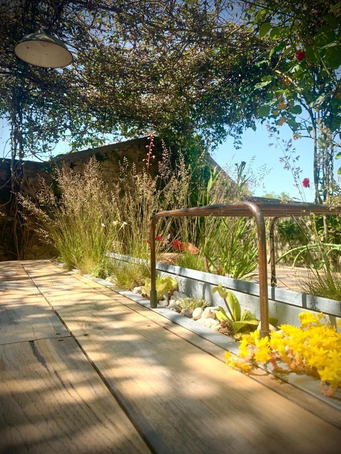 Bed and Breakfast Coté jardin à Sainte-Suzanne  Extérieur photo
